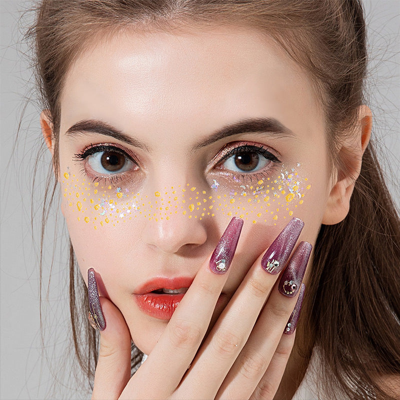 Glitzerndes Hautpflege-Sommersprossen-Gesichtstattoo
