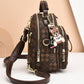 🧼🎒Stylischer Mini-Rucksack mit Rautenmuster und Bärenanhänger